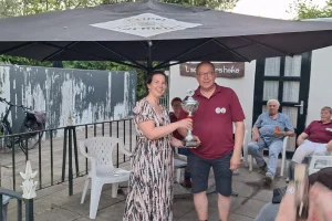 Evelien vd Heijden winnaar individueel opgelegd bij Midzomerconcours te Heukelom - 1863